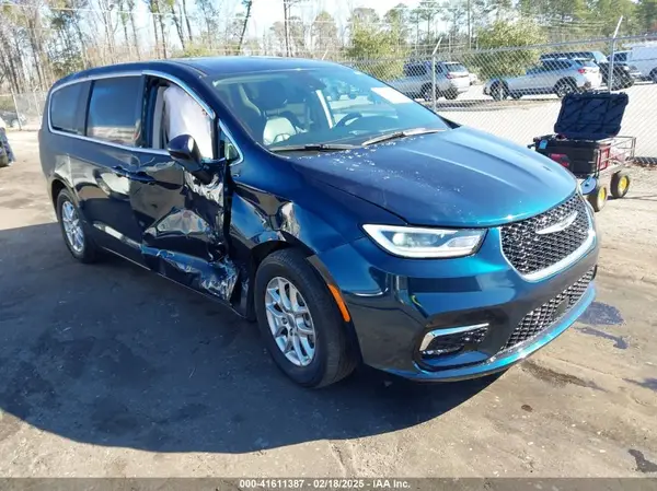 2C4RC1BG7PR596951 2023 CHRYSLER PACIFICA - Image 1