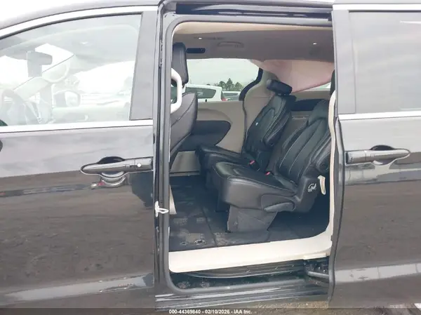 2C4RC1BG7PR601615 2023 CHRYSLER PACIFICA - Image 8