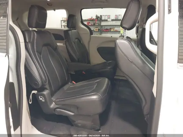 2C4RC1BG7PR615367 2023 CHRYSLER PACIFICA - Image 8