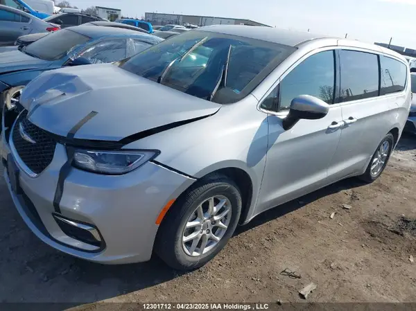 2C4RC1BG7PR621833 2023 CHRYSLER PACIFICA - Image 2