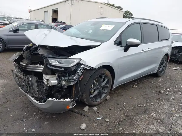 2C4RC1BG7PR629303 2023 CHRYSLER PACIFICA - Image 2