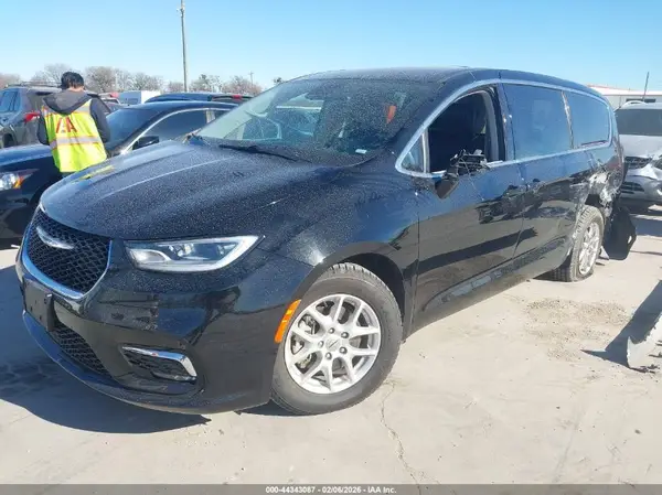 2C4RC1BG7RR136126 2024 CHRYSLER PACIFICA - Image 2