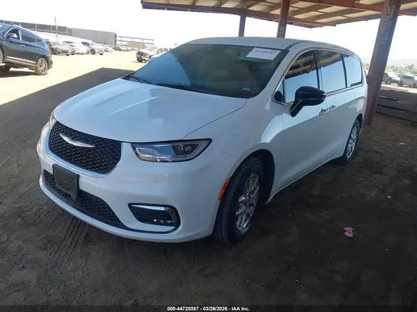 2C4RC1BG7RR152083 2024 CHRYSLER PACIFICA - Image 2