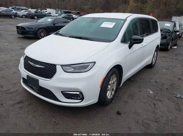 2C4RC1BG7SR527962 2025 CHRYSLER PACIFICA - Image 2