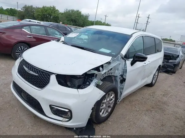 2C4RC1BG7SR530912 2025 CHRYSLER PACIFICA - Image 2