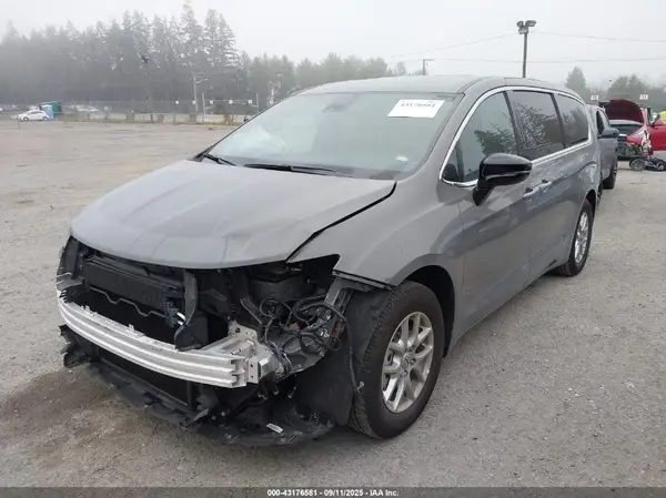 2C4RC1BG7SR554918 2025 CHRYSLER PACIFICA - Image 2