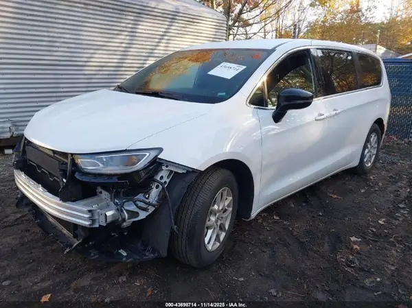 2C4RC1BG7SR555910 2025 CHRYSLER PACIFICA - Image 2