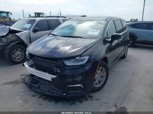 2C4RC1BG7SR566261 2025 CHRYSLER PACIFICA - Image 2
