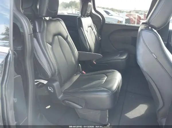 2C4RC1BG7SR569032 2025 CHRYSLER PACIFICA - Image 8