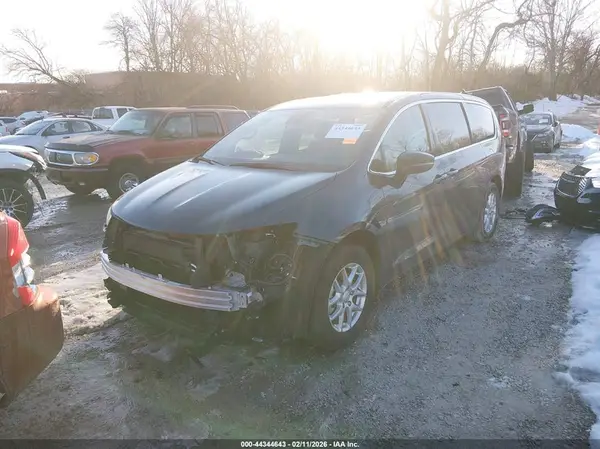 2C4RC1BG7SR593895 2025 CHRYSLER PACIFICA - Image 2