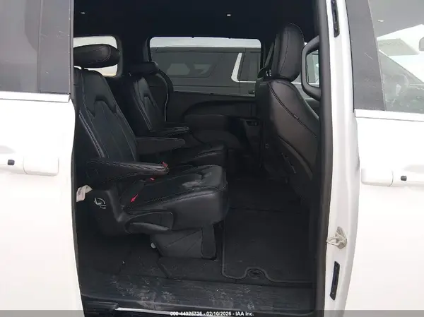 2C4RC1BG7SR611778 2025 CHRYSLER PACIFICA - Image 8