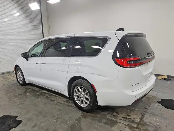 2C4RC1BG7SR611828 2025 CHRYSLER PACIFICA - Image 2