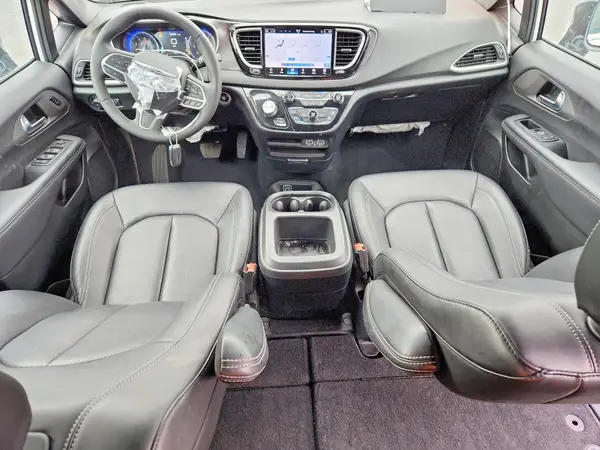 2C4RC1BG7SR612462 2025 CHRYSLER PACIFICA - Image 8