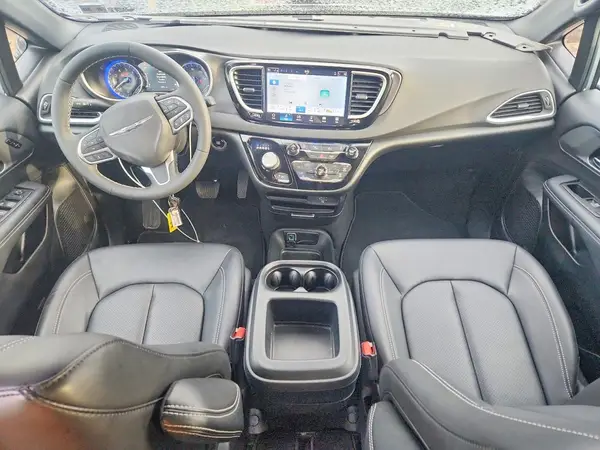 2C4RC1BG7TR162880 2026 CHRYSLER PACIFICA - Image 8