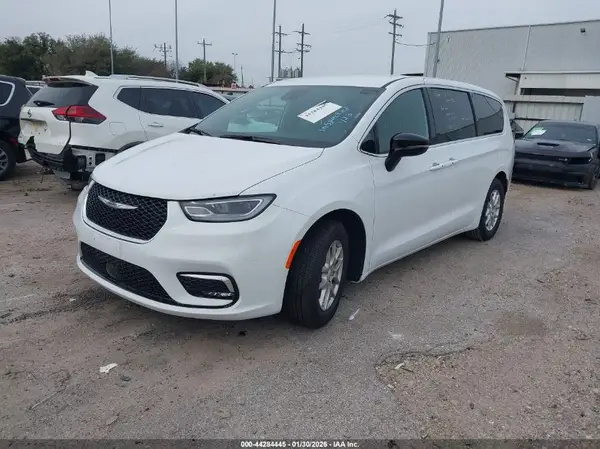 2C4RC1BG7TR168839 2026 CHRYSLER PACIFICA - Image 2
