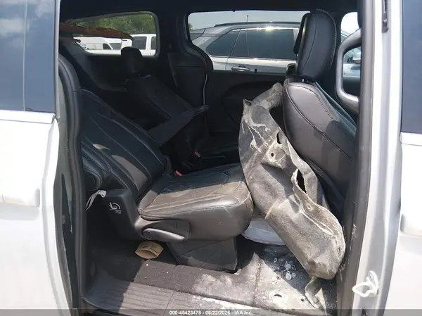 2C4RC1BG7TR185253 2026 CHRYSLER PACIFICA - Image 8
