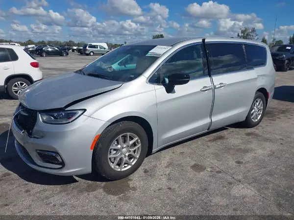 2C4RC1BG7TR186080 2026 CHRYSLER PACIFICA - Image 2