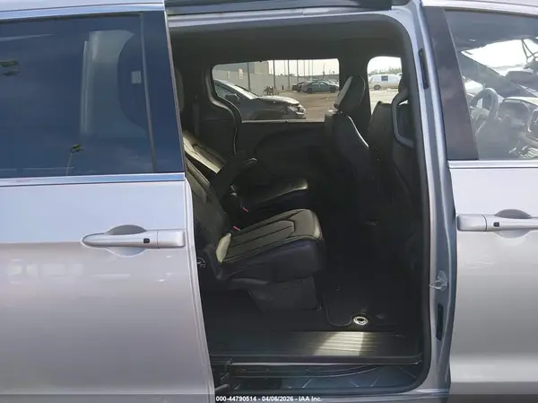 2C4RC1BG7TR194101 2026 CHRYSLER PACIFICA - Image 8