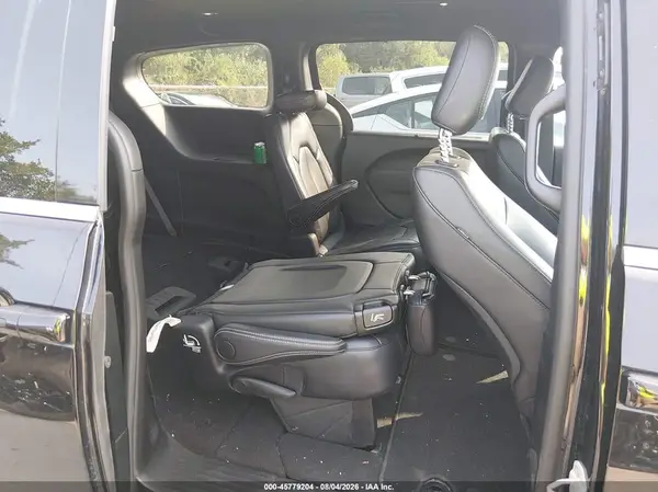 2C4RC1BG7TR209681 2026 CHRYSLER PACIFICA - Image 8