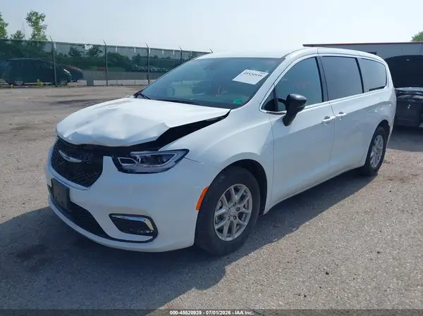 2C4RC1BG7TR217232 2026 CHRYSLER PACIFICA - Image 2