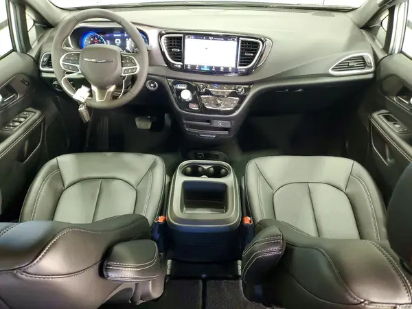 2C4RC1BG7TR225587 2026 CHRYSLER PACIFICA - Image 8