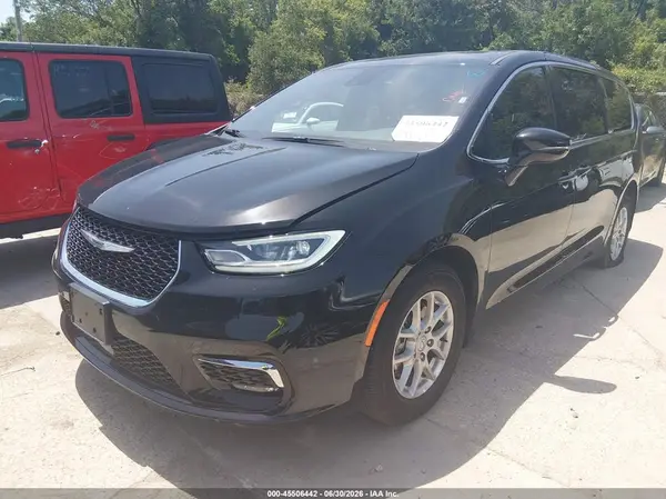 2C4RC1BG7TR231681 2026 CHRYSLER PACIFICA - Image 2