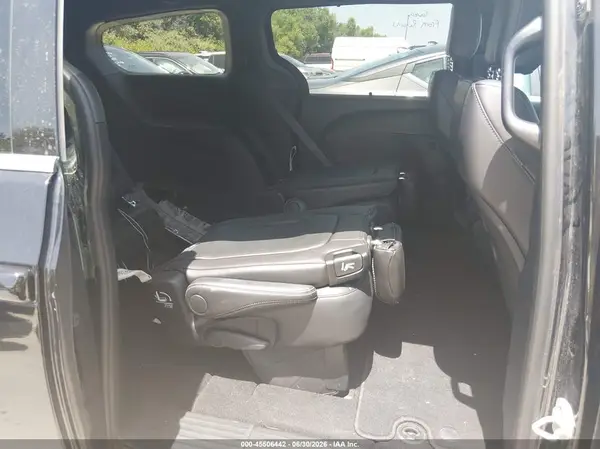 2C4RC1BG7TR231681 2026 CHRYSLER PACIFICA - Image 8