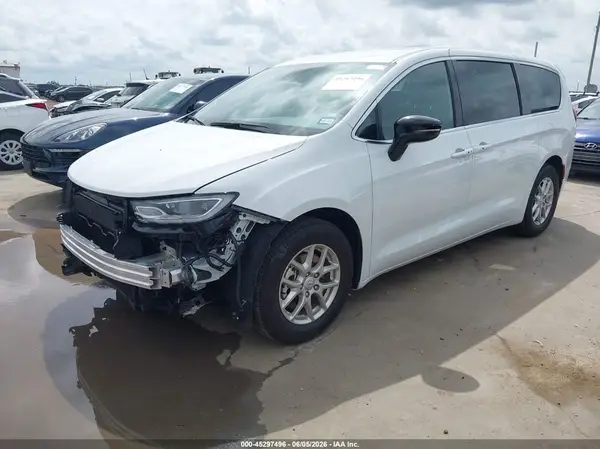 2C4RC1BG7TR270920 2026 CHRYSLER PACIFICA - Image 2