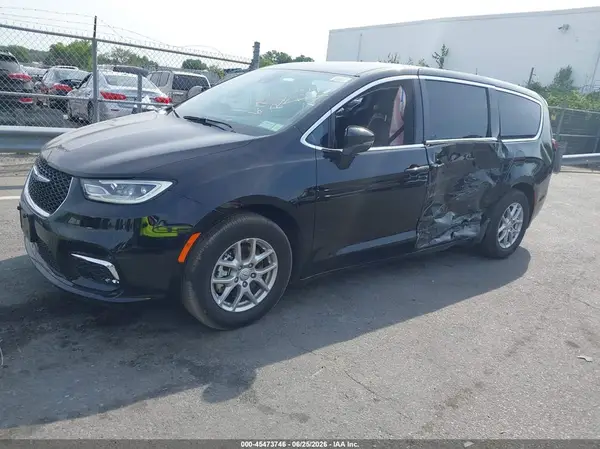 2C4RC1BG7TR273266 2026 CHRYSLER PACIFICA - Image 2
