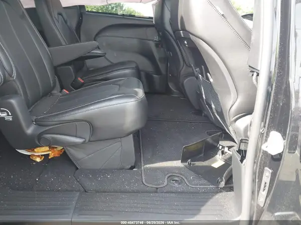 2C4RC1BG7TR273266 2026 CHRYSLER PACIFICA - Image 8