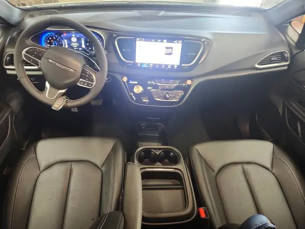 2C4RC1BG7VR556169 2027 CHRYSLER PACIFICA - Image 8