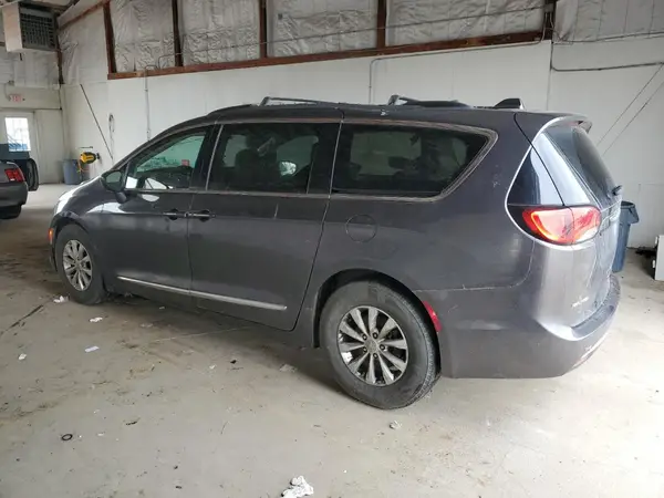 2C4RC1BG8HR505395 2017 CHRYSLER PACIFICA - Image 2