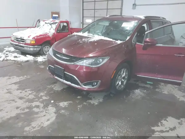 2C4RC1BG8HR509382 2017 CHRYSLER PACIFICA - Image 2