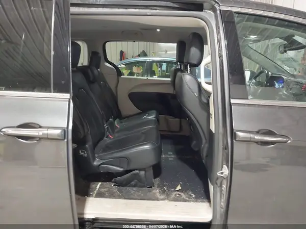 2C4RC1BG8HR510452 2017 CHRYSLER PACIFICA - Image 8