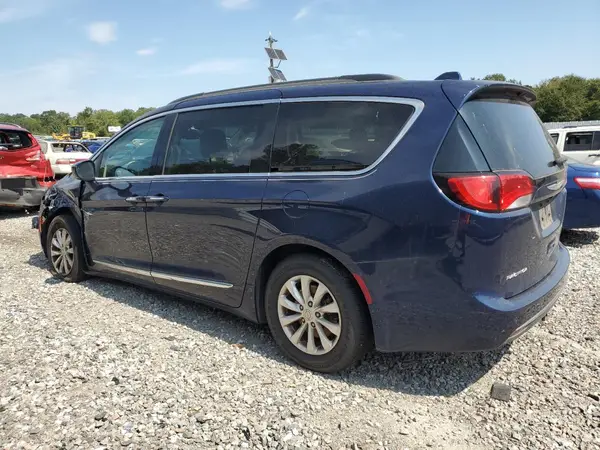 2C4RC1BG8HR512573 2017 CHRYSLER PACIFICA - Image 2