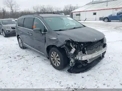 2C4RC1BG8HR516445 2017 CHRYSLER PACIFICA