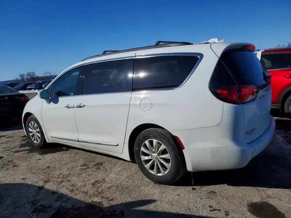 2C4RC1BG8HR523587 2017 CHRYSLER PACIFICA - Image 2