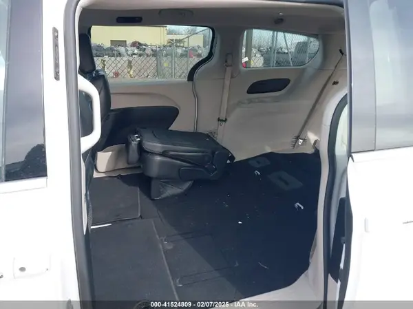 2C4RC1BG8HR523704 2017 CHRYSLER PACIFICA - Image 8