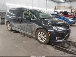 2C4RC1BG8HR523864 2017 CHRYSLER PACIFICA