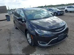 2C4RC1BG8HR525825 2017 CHRYSLER PACIFICA