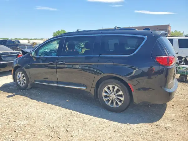 2C4RC1BG8HR526618 2017 CHRYSLER PACIFICA - Image 2