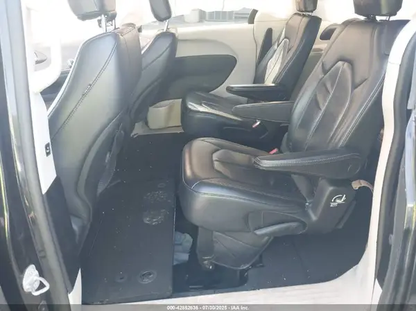 2C4RC1BG8HR526683 2017 CHRYSLER PACIFICA - Image 8