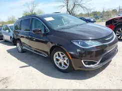 2C4RC1BG8HR527817 2017 CHRYSLER PACIFICA