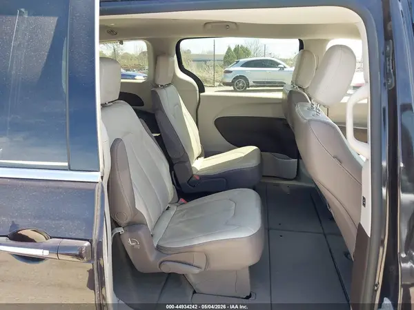 2C4RC1BG8HR527817 2017 CHRYSLER PACIFICA - Image 8