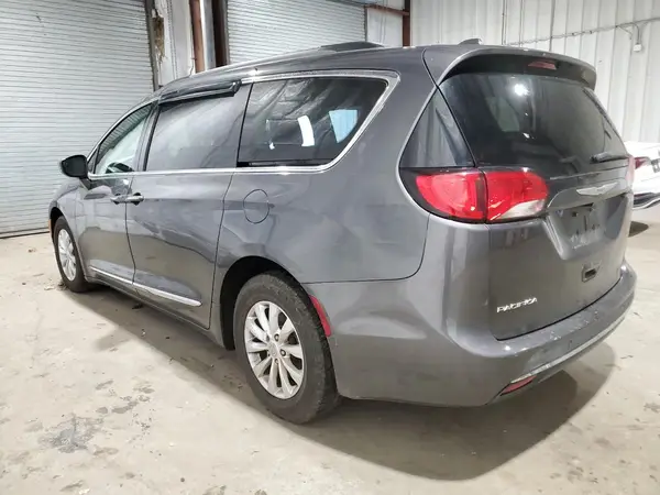 2C4RC1BG8HR530099 2017 CHRYSLER PACIFICA - Image 2