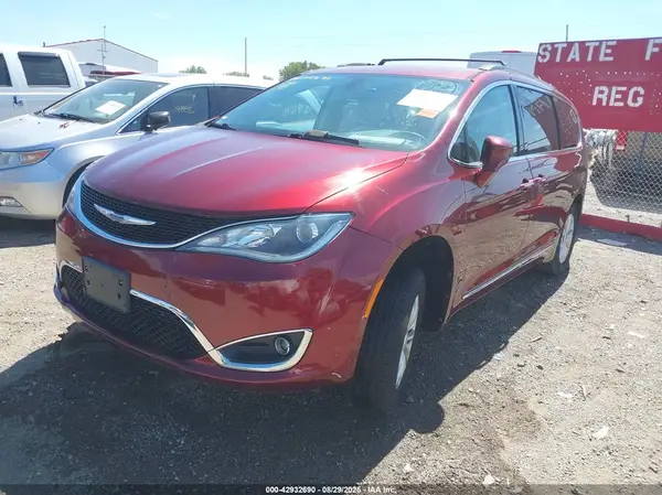 2C4RC1BG8HR534153 2017 CHRYSLER PACIFICA - Image 2