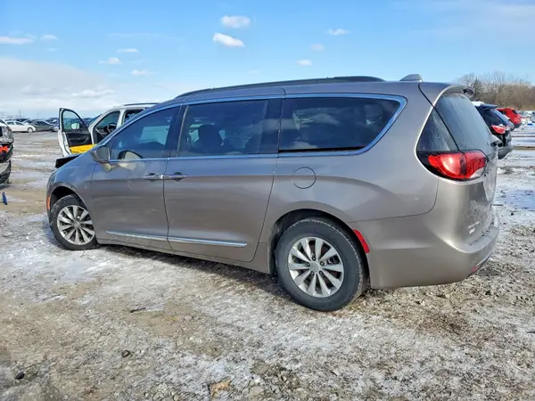 2C4RC1BG8HR535514 2017 CHRYSLER PACIFICA - Image 2