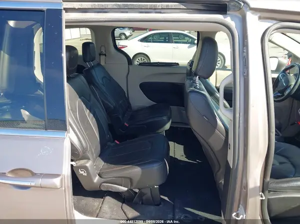 2C4RC1BG8HR535626 2017 CHRYSLER PACIFICA - Image 8
