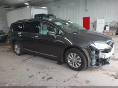 2C4RC1BG8HR538929 2017 CHRYSLER PACIFICA