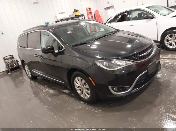 2C4RC1BG8HR539708 2017 CHRYSLER PACIFICA - Image 1